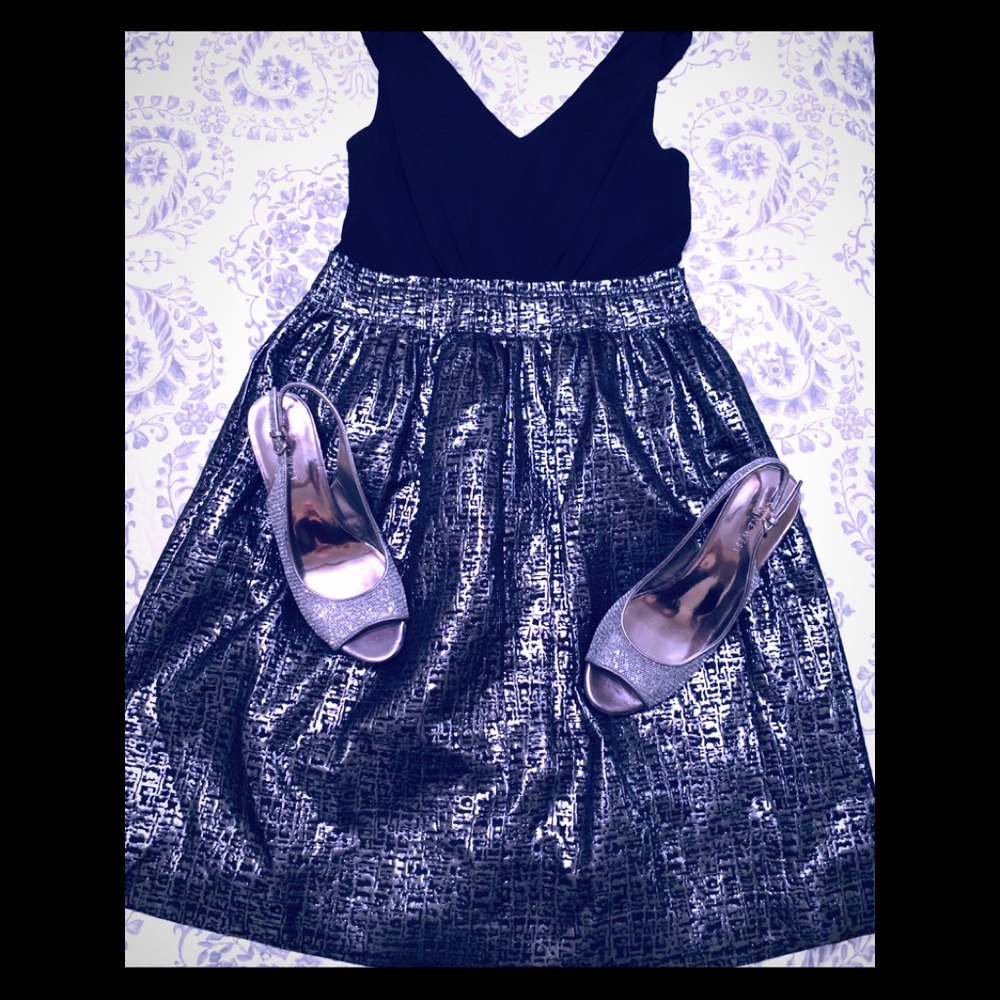 Beautiful Max & Cleo dress~ metallic 👗 dress🖤